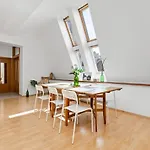 Main Square Views & In The Heart Of Old Town Apartment *