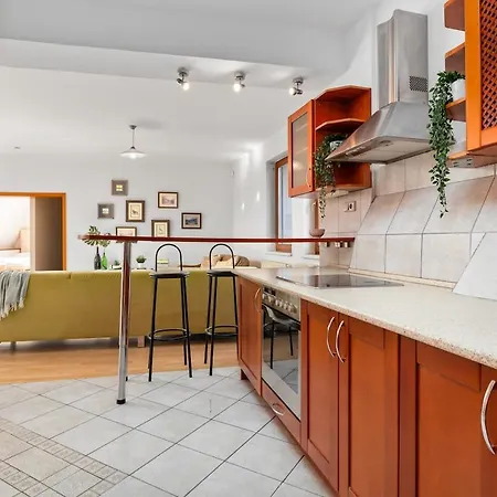 Apartment Main Square Views & In The Heart Of Old Town