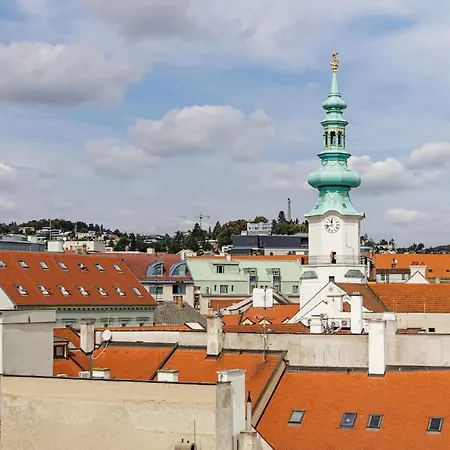 Main Square Views & In The Heart Of Old Town *
