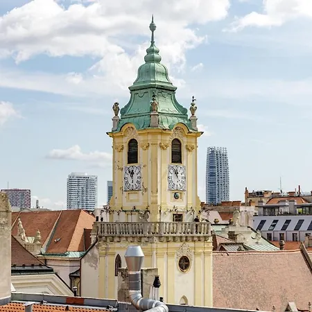 Main Square Views & In The Heart Of Old Town