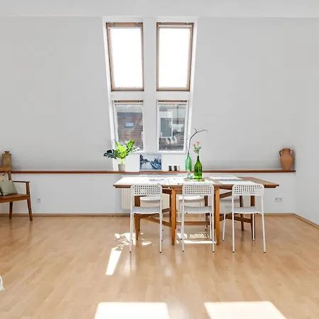 Apartment Main Square Views & In The Heart Of Old Town