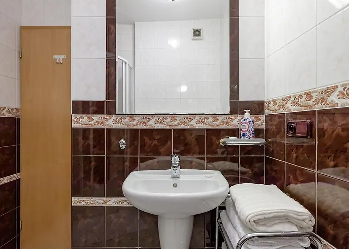 Main Square Views & In The Heart Of Old Town *